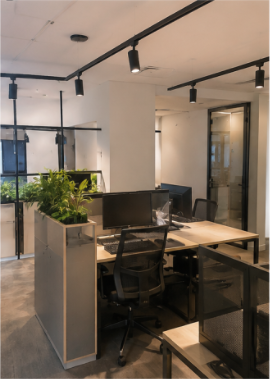 Área de trabajo de oficina remodelada en Providencia, Santiago